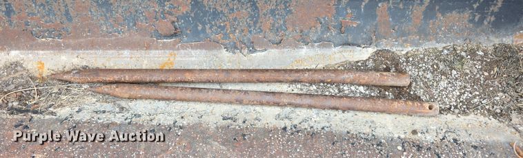 image for item FI0883 QT 7400 Tractor Loader  loader