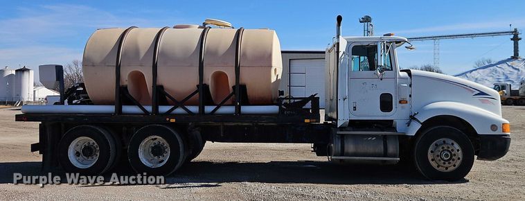 image for item FN5565 1990 International 9400 flatbed truck