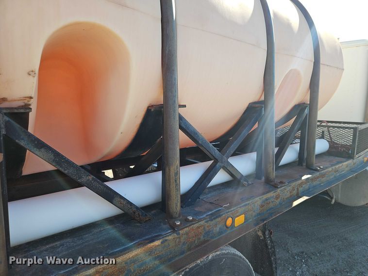 image for item FN5565 1990 International 9400 flatbed truck