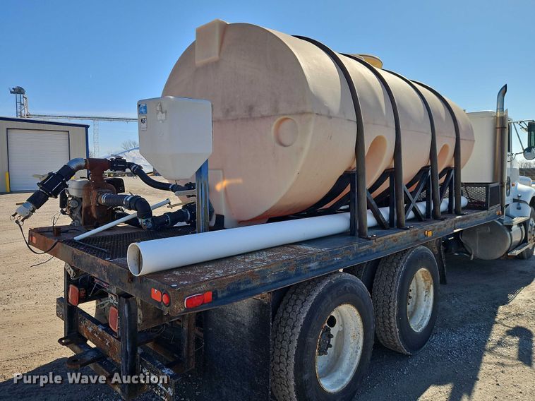 image for item FN5565 1990 International 9400 flatbed truck