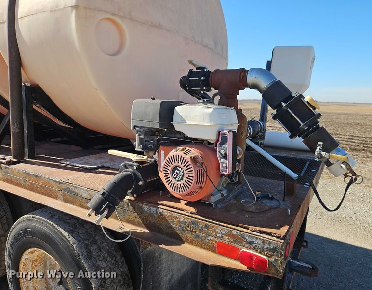 image for item FN5565 1990 International 9400 flatbed truck