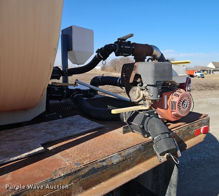 image for item FN5565 1990 International 9400 flatbed truck