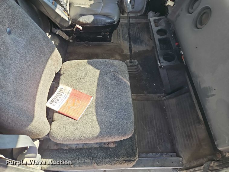 image for item FN5565 1990 International 9400 flatbed truck