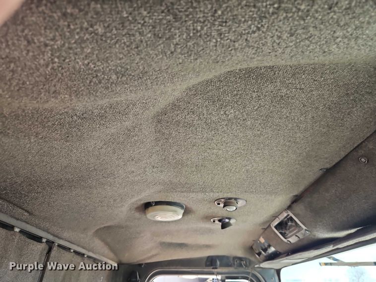 image for item FN5565 1990 International 9400 flatbed truck