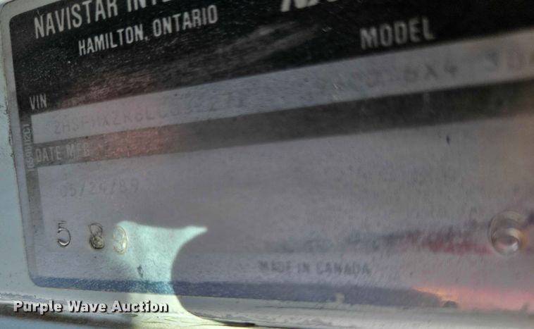 image for item FN5565 1990 International 9400 flatbed truck