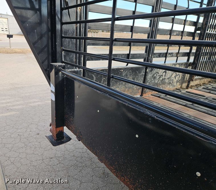 image for item FN5567 2016 Gooseneck Trailer Mfg. Co, Inc. 16-40'x7' A8A1 livestock trailer