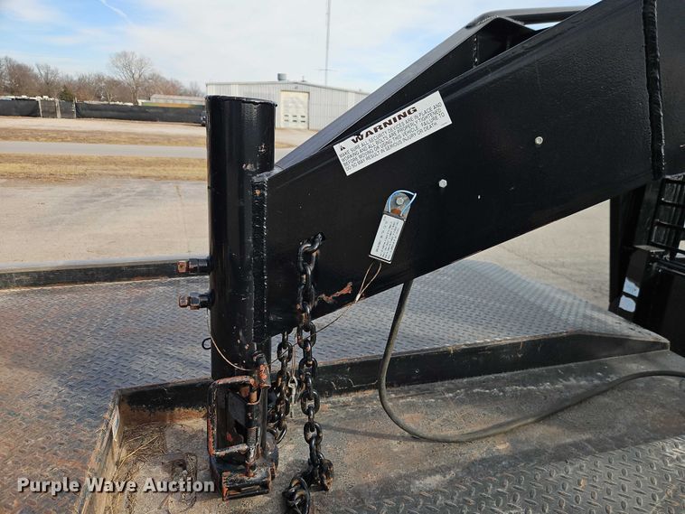 image for item FN5567 2016 Gooseneck Trailer Mfg. Co, Inc. 16-40'x7' A8A1 livestock trailer