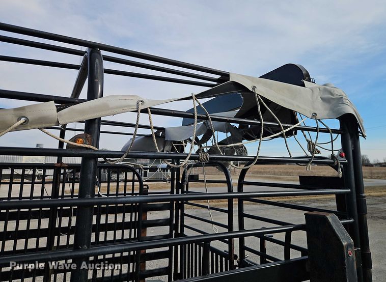 image for item FN5567 2016 Gooseneck Trailer Mfg. Co, Inc. 16-40'x7' A8A1 livestock trailer