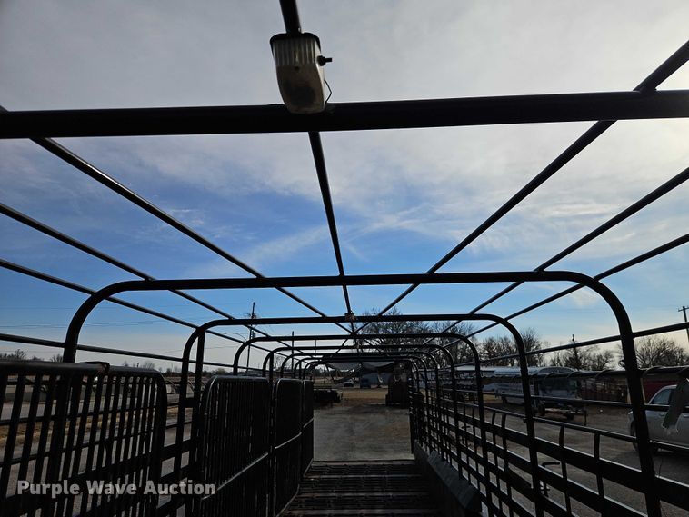 image for item FN5567 2016 Gooseneck Trailer Mfg. Co, Inc. 16-40'x7' A8A1 livestock trailer