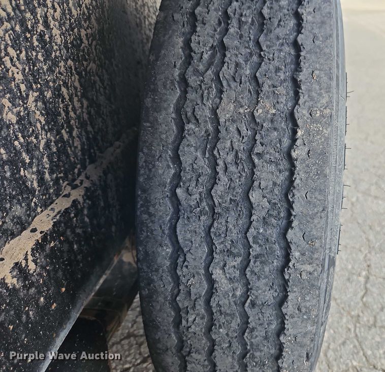 image for item FN5567 2016 Gooseneck Trailer Mfg. Co, Inc. 16-40'x7' A8A1 livestock trailer