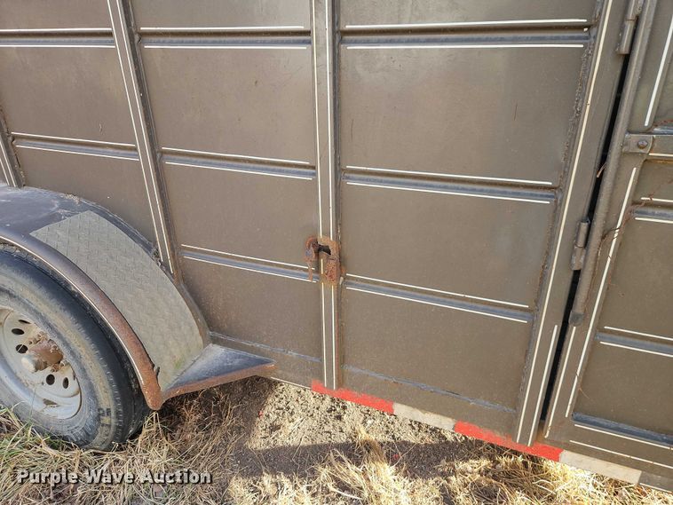 image for item FN5569 2010 Delta Manufacturing Inc. Delta Manufacturing, Inc. livestock trailer