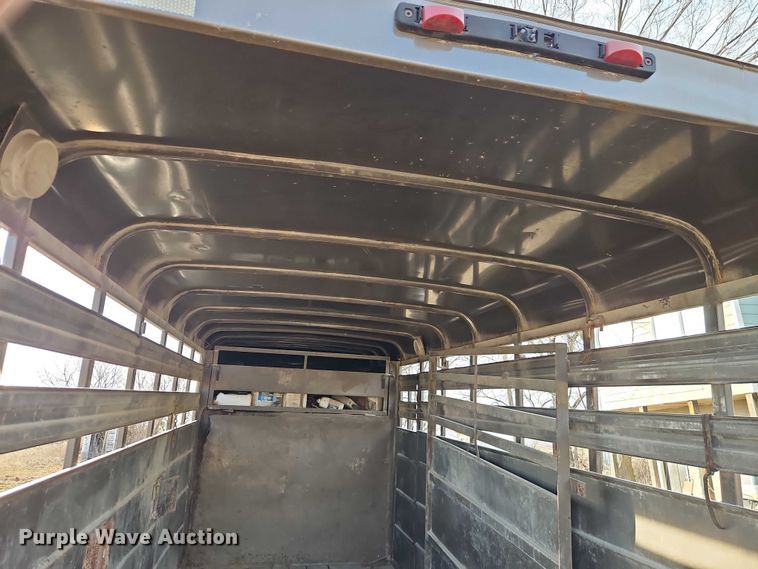 image for item FN5569 2010 Delta Manufacturing Inc. Delta Manufacturing, Inc. livestock trailer