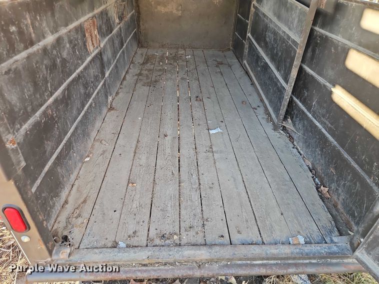 image for item FN5569 2010 Delta Manufacturing Inc. Delta Manufacturing, Inc. livestock trailer
