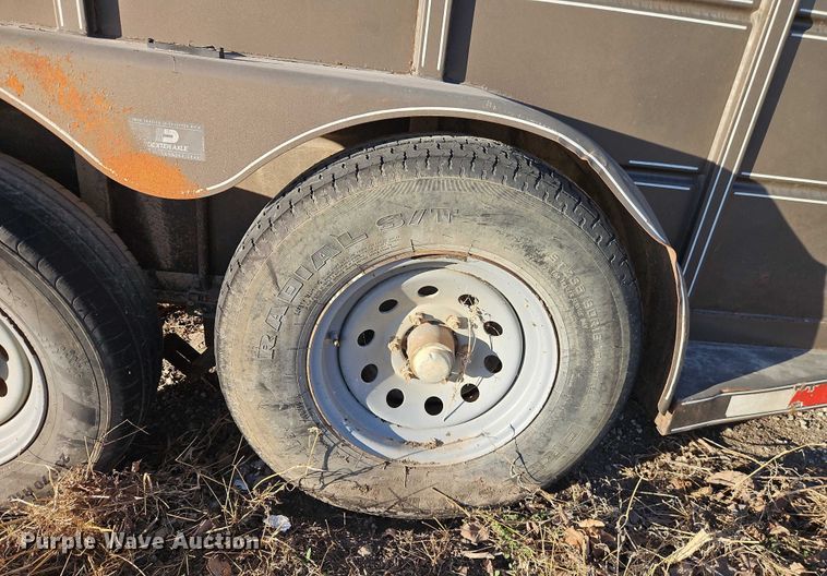 image for item FN5569 2010 Delta Manufacturing Inc. Delta Manufacturing, Inc. livestock trailer