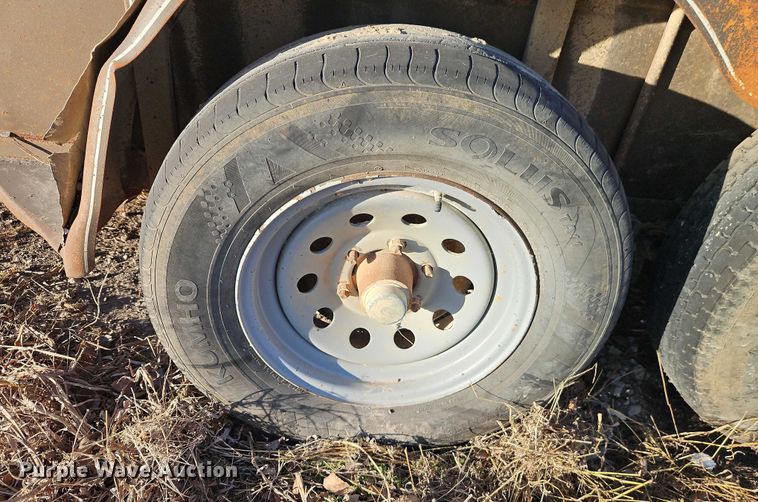 image for item FN5569 2010 Delta Manufacturing Inc. Delta Manufacturing, Inc. livestock trailer