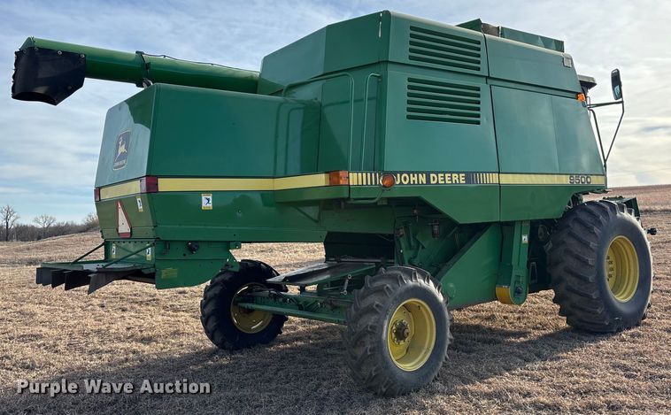 image for item FO3575 1992 John Deere 9500 combine