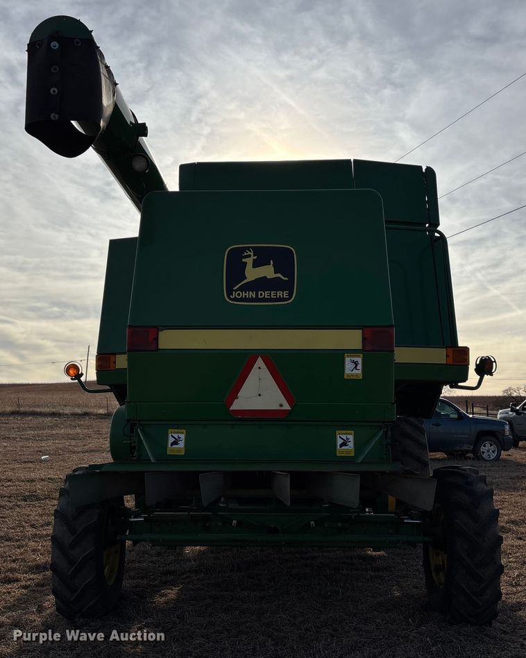 image for item FO3575 1992 John Deere 9500 combine