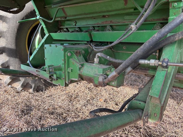 image for item FO3575 1992 John Deere 9500 combine