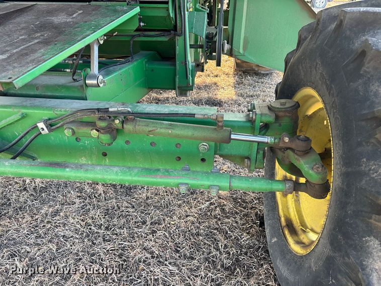 image for item FO3575 1992 John Deere 9500 combine