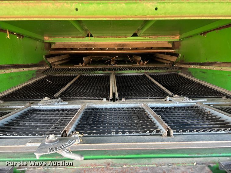 image for item FO3575 1992 John Deere 9500 combine