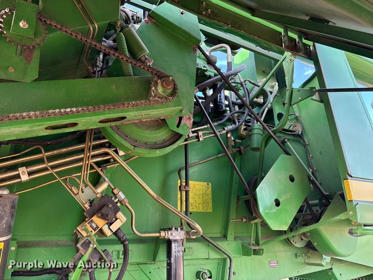 image for item FO3575 1992 John Deere 9500 combine