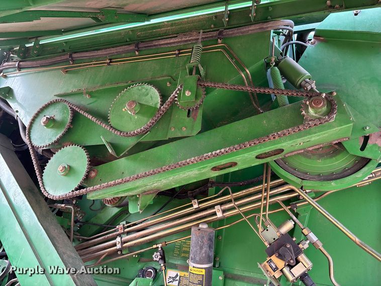 image for item FO3575 1992 John Deere 9500 combine