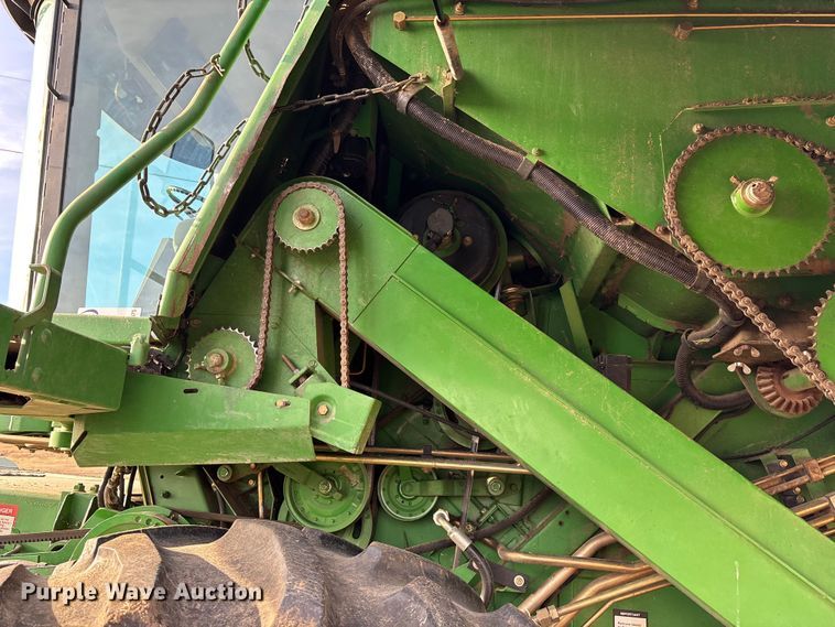 image for item FO3575 1992 John Deere 9500 combine