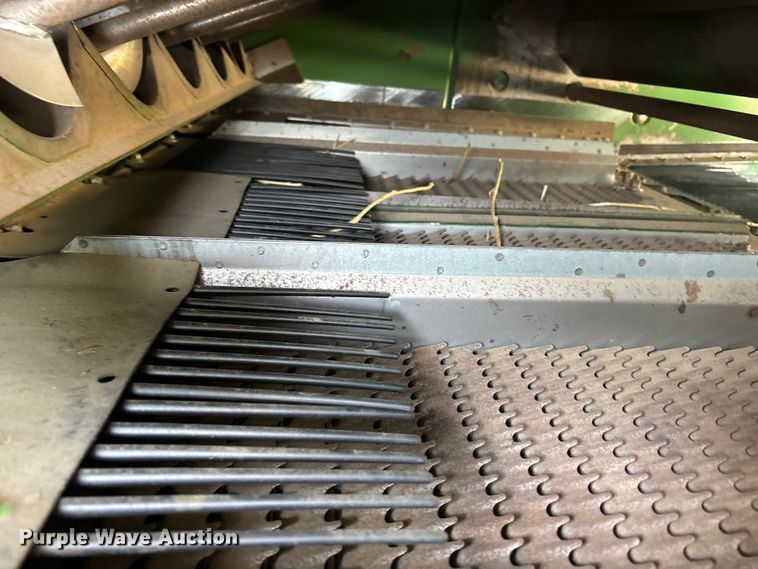 image for item FO3575 1992 John Deere 9500 combine