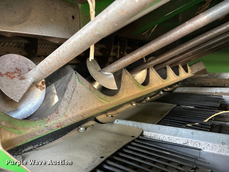 image for item FO3575 1992 John Deere 9500 combine