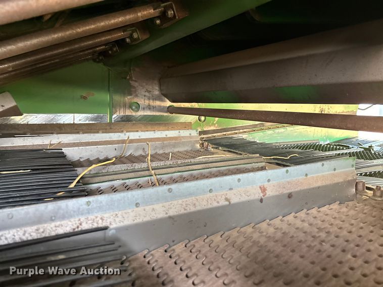 image for item FO3575 1992 John Deere 9500 combine