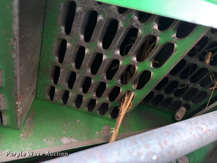 image for item FO3575 1992 John Deere 9500 combine