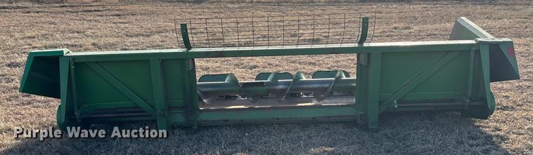image for item FO3576 John Deere 643 corn head
