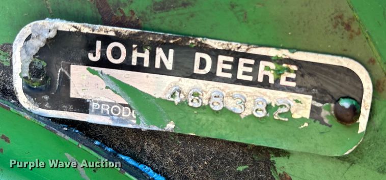 image for item FO3576 John Deere 643 corn head