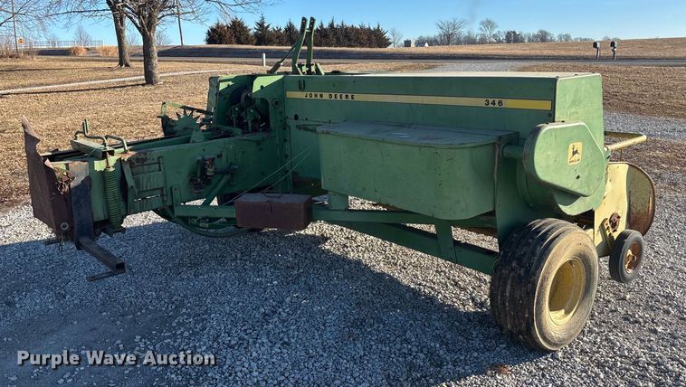 image for item FO3580 John Deere 346 small square baler