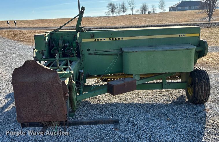 image for item FO3580 John Deere 346 small square baler