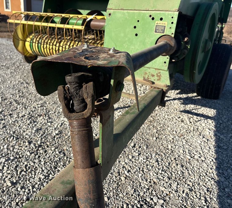 image for item FO3580 John Deere 346 small square baler