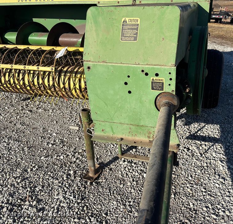 image for item FO3580 John Deere 346 small square baler