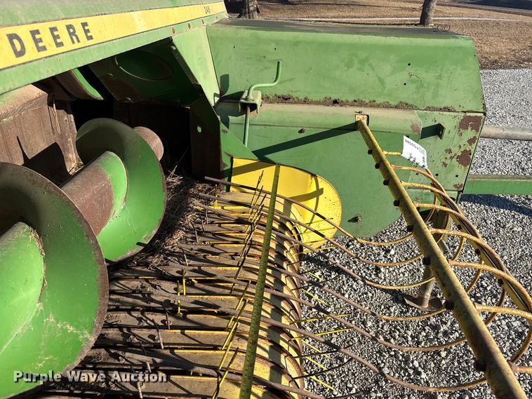 image for item FO3580 John Deere 346 small square baler