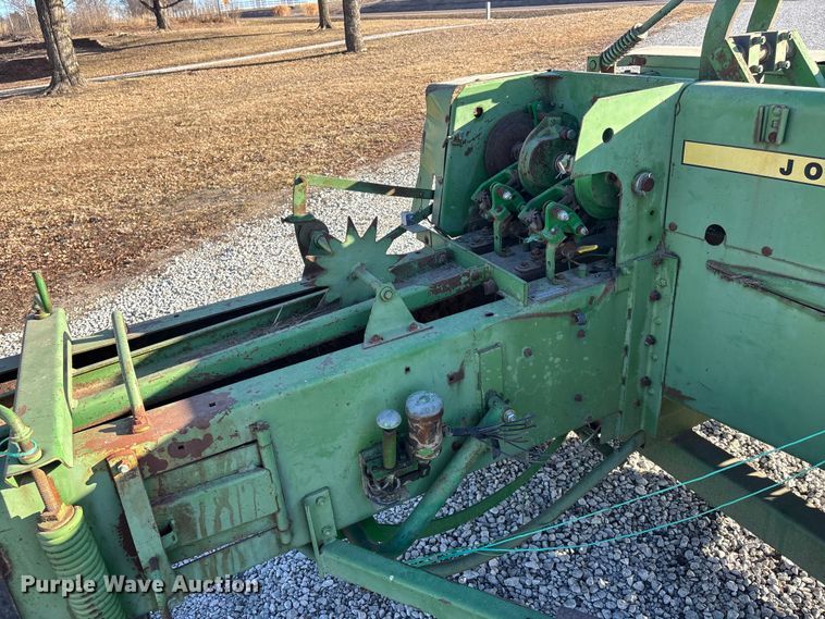 image for item FO3580 John Deere 346 small square baler