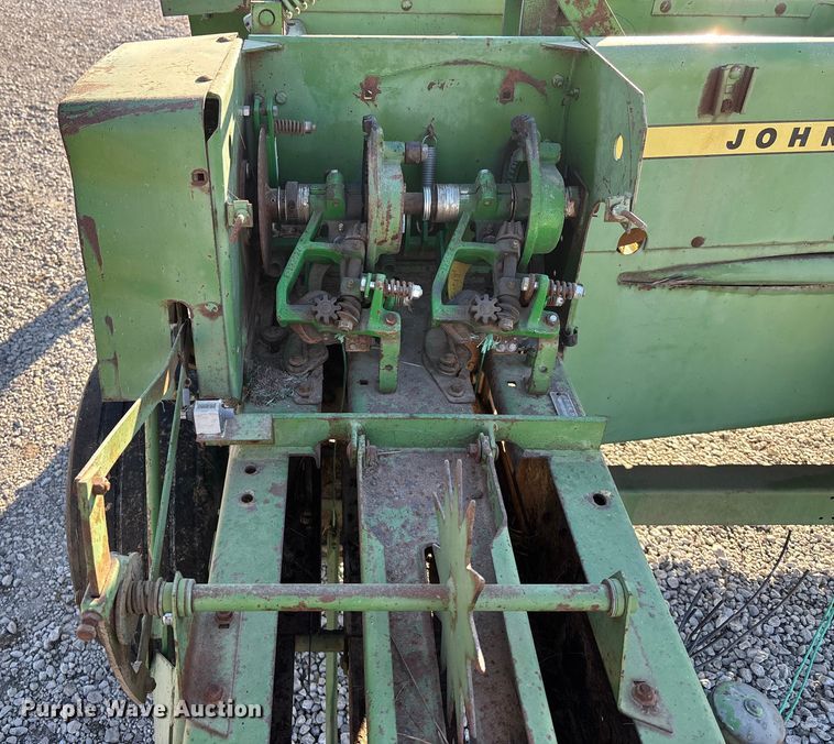 image for item FO3580 John Deere 346 small square baler