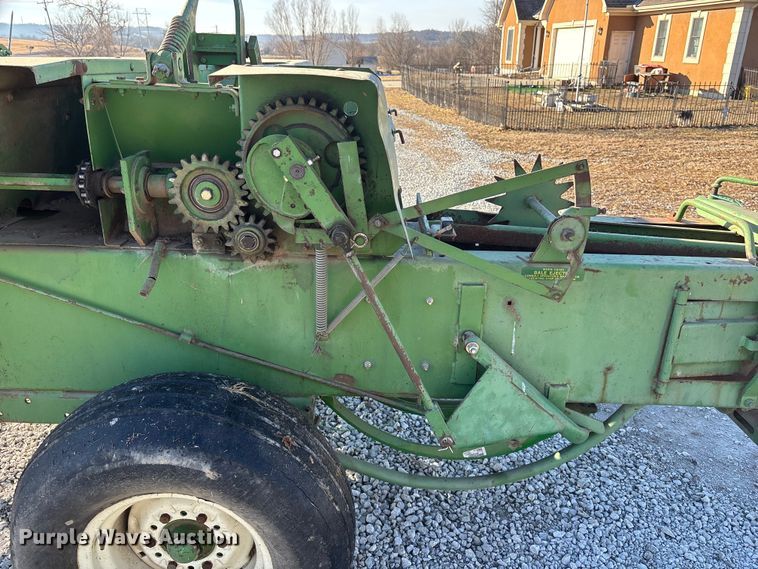 image for item FO3580 John Deere 346 small square baler