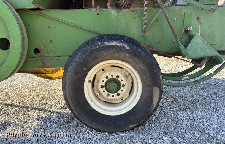 image for item FO3580 John Deere 346 small square baler