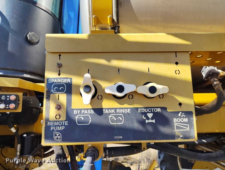 image for item IH9446 AG-Chem RoGator 1264 