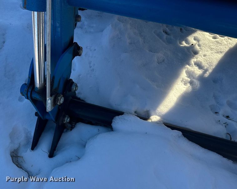 image for item YA2024 LS Mtron XR4140H MFWD tractor