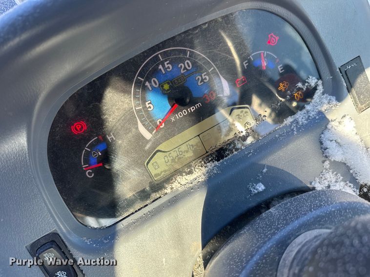 image for item YA2024 LS Mtron XR4140H MFWD tractor