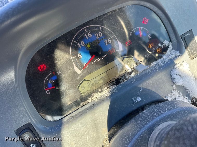 image for item YA2024 LS Mtron XR4140H MFWD tractor