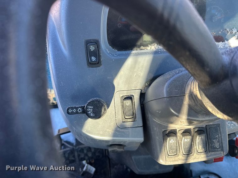 image for item YA2024 LS Mtron XR4140H MFWD tractor