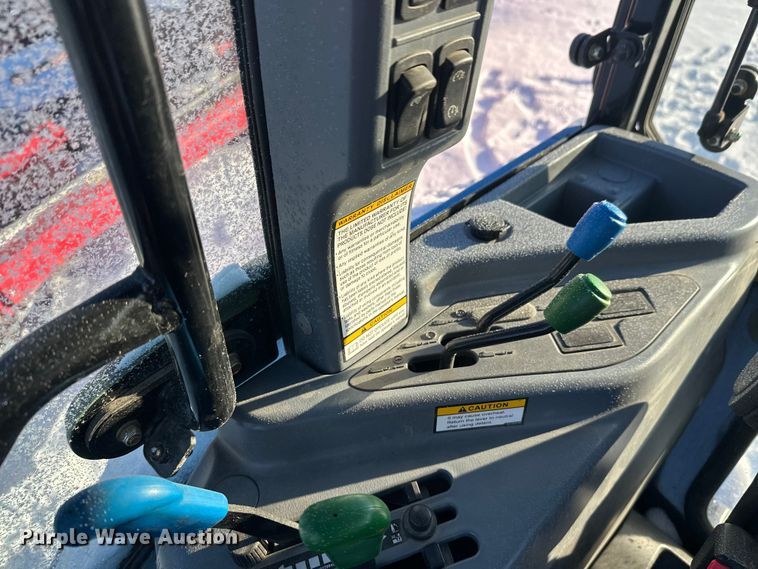 image for item YA2024 LS Mtron XR4140H MFWD tractor