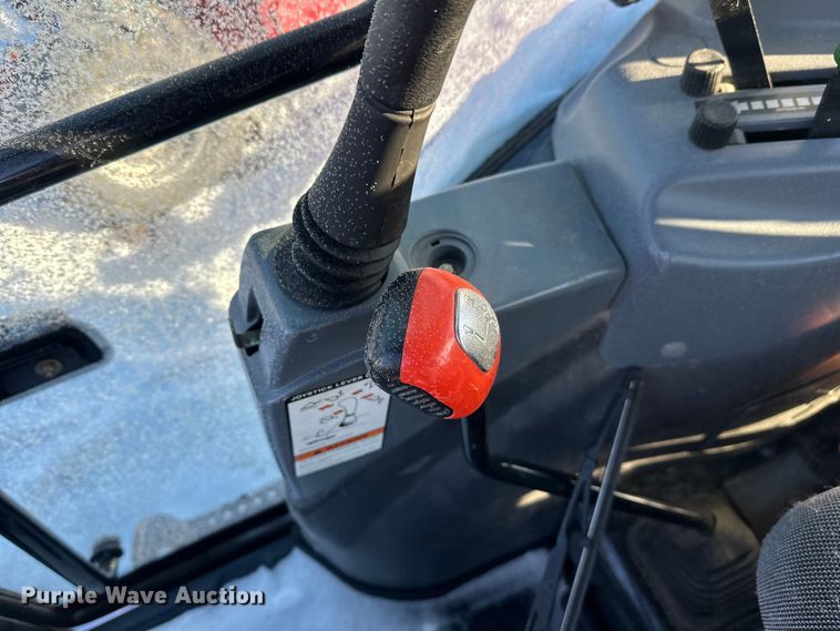 image for item YA2024 LS Mtron XR4140H MFWD tractor