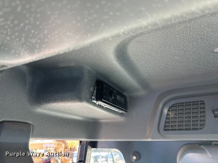 image for item YA2024 LS Mtron XR4140H MFWD tractor